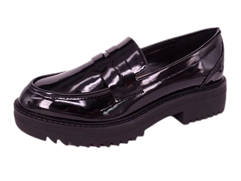 لماذا تحظى أحذية المتسكعون بشعبية كبيرة دائمًا؟